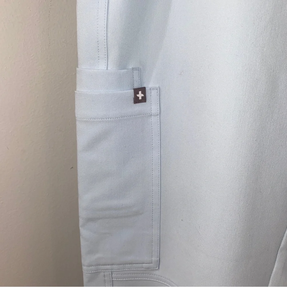 Figs Axim Cargo Pants Men’s Size Medium Light Blue / Open Skies